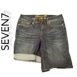 SEVEN7 Womens denim shorts. Size  8
